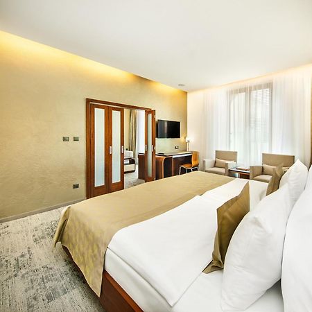 Wellness Hotel Diamant Hluboka nad Vltavou Luaran gambar