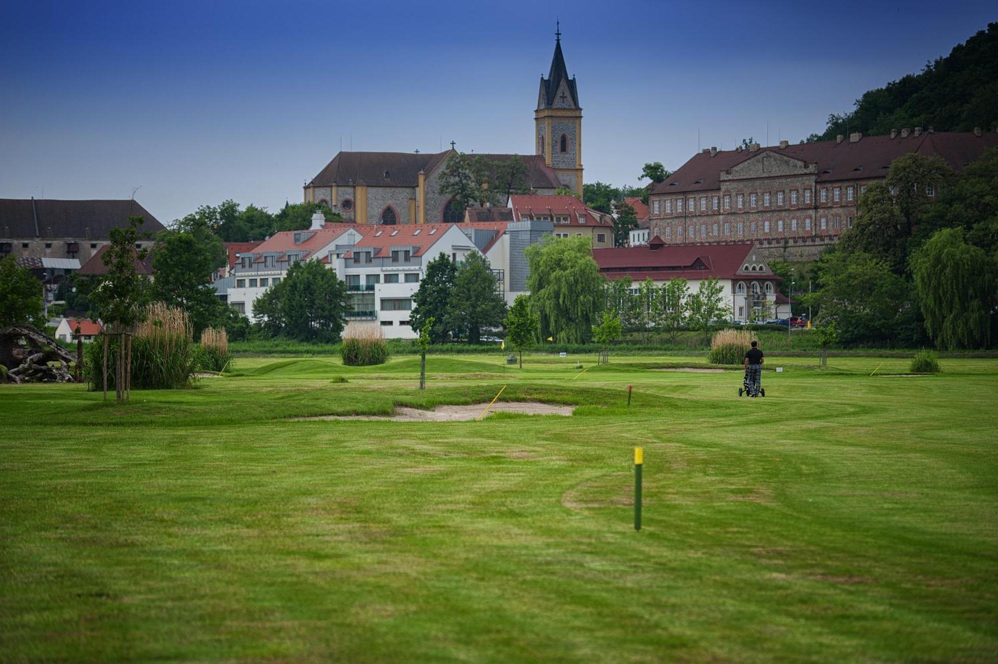 Wellness Hotel Diamant Hluboka nad Vltavou Luaran gambar