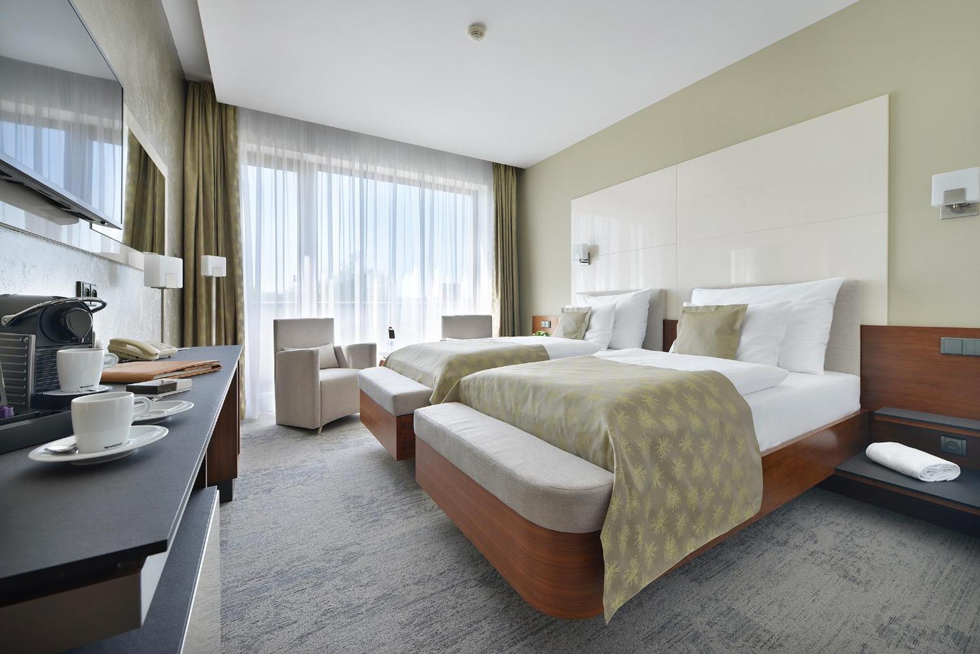 Wellness Hotel Diamant Hluboka nad Vltavou Luaran gambar