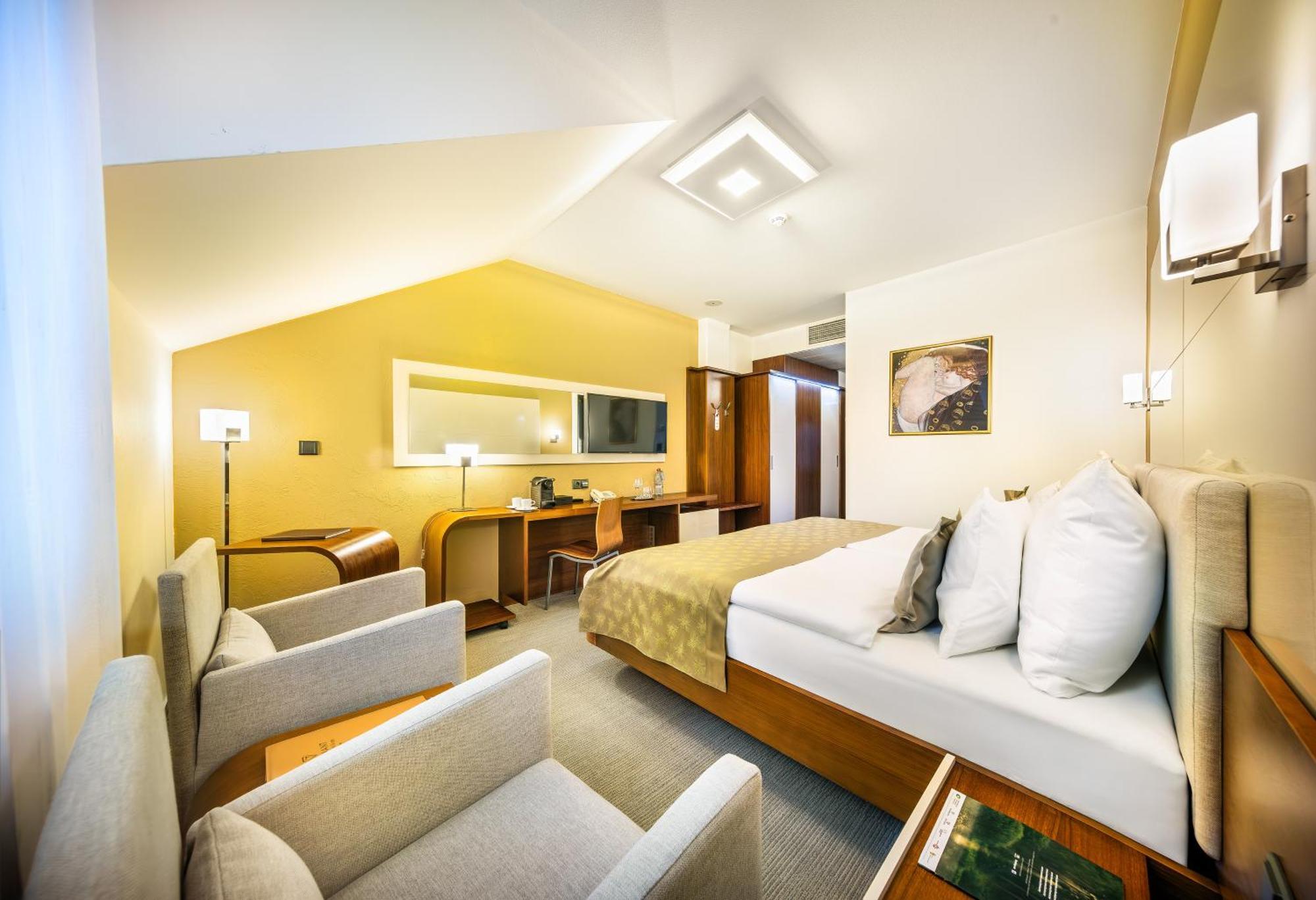 Wellness Hotel Diamant Hluboka nad Vltavou Luaran gambar