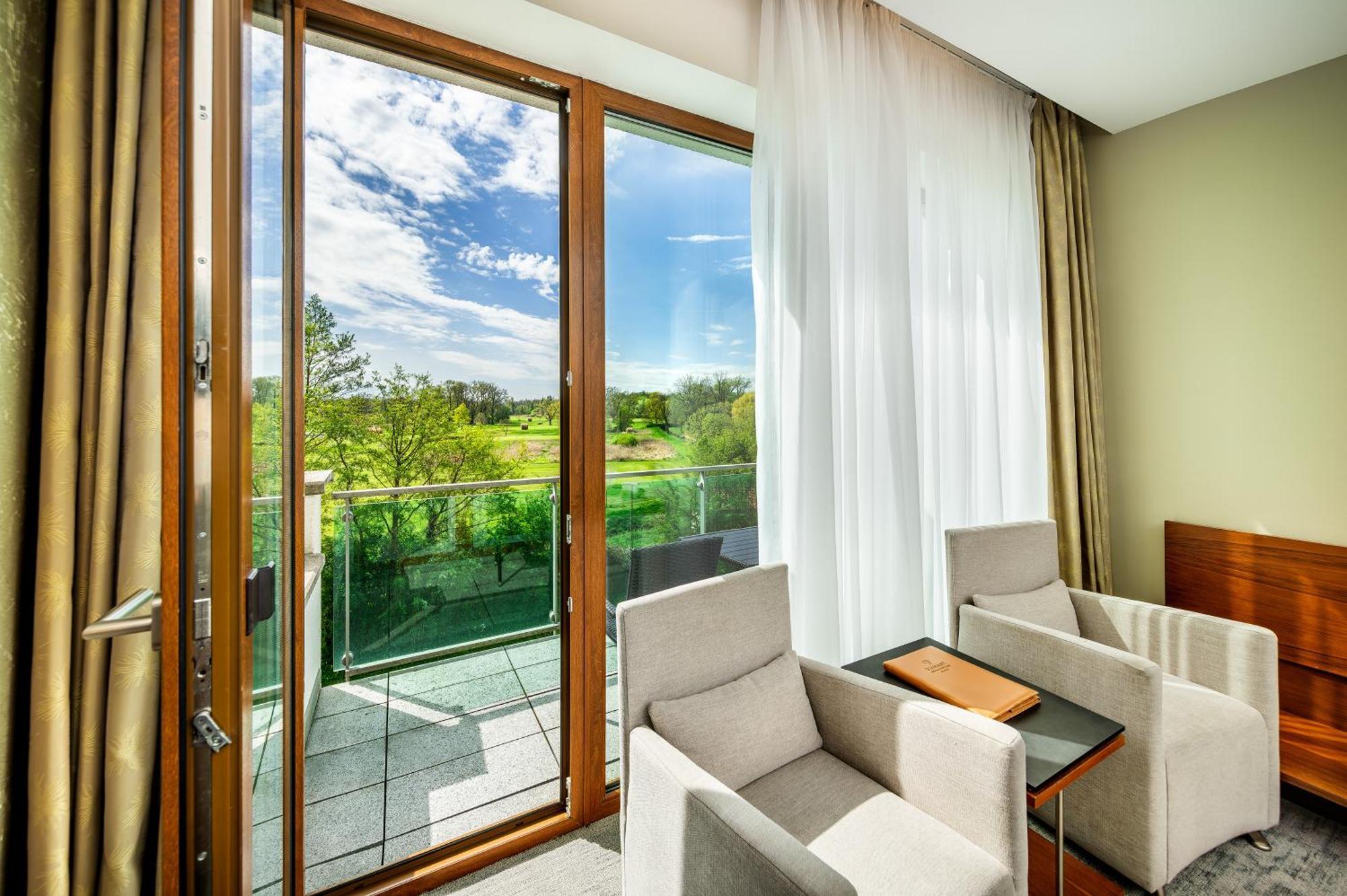 Wellness Hotel Diamant Hluboka nad Vltavou Luaran gambar