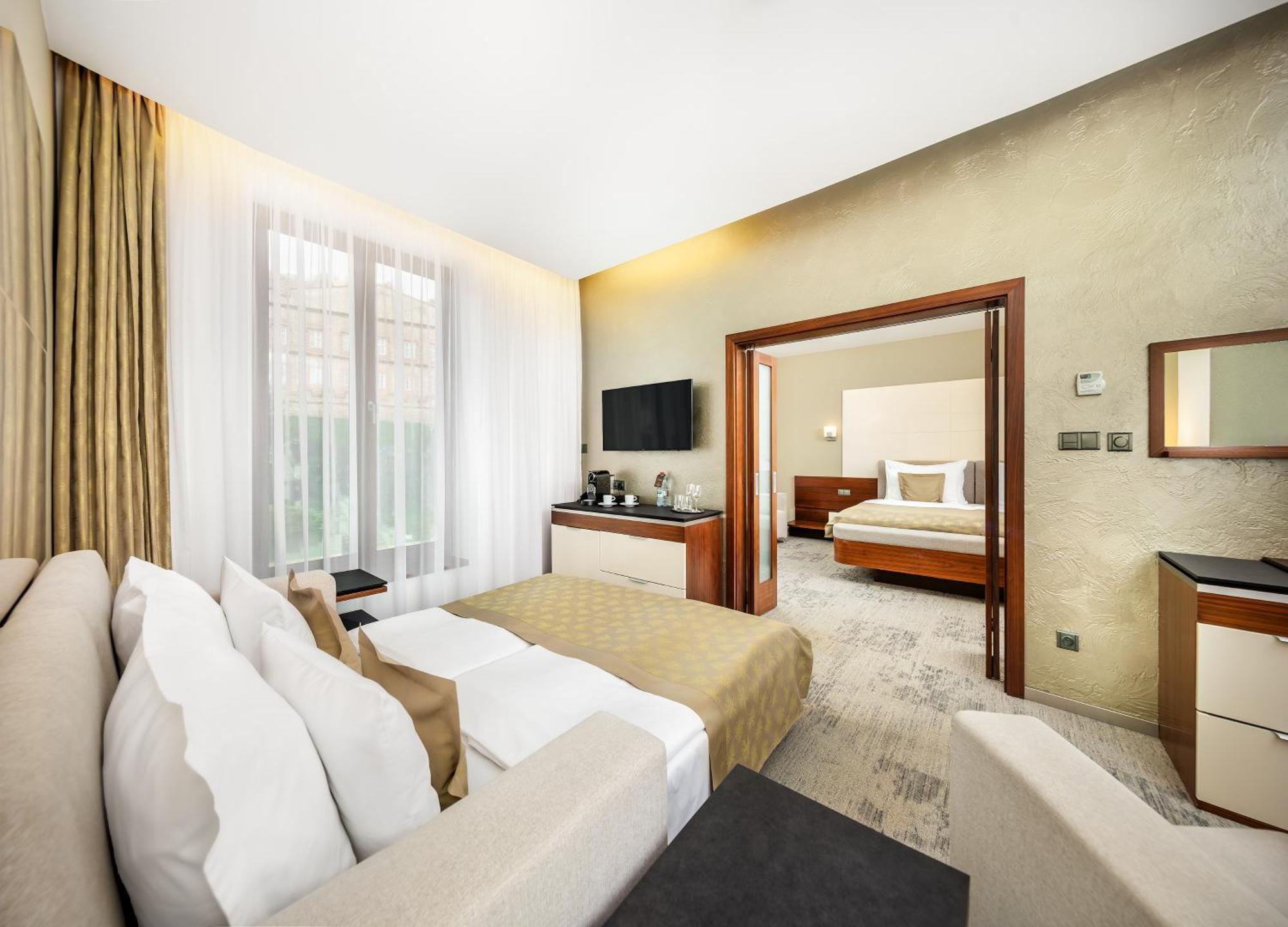 Wellness Hotel Diamant Hluboka nad Vltavou Luaran gambar