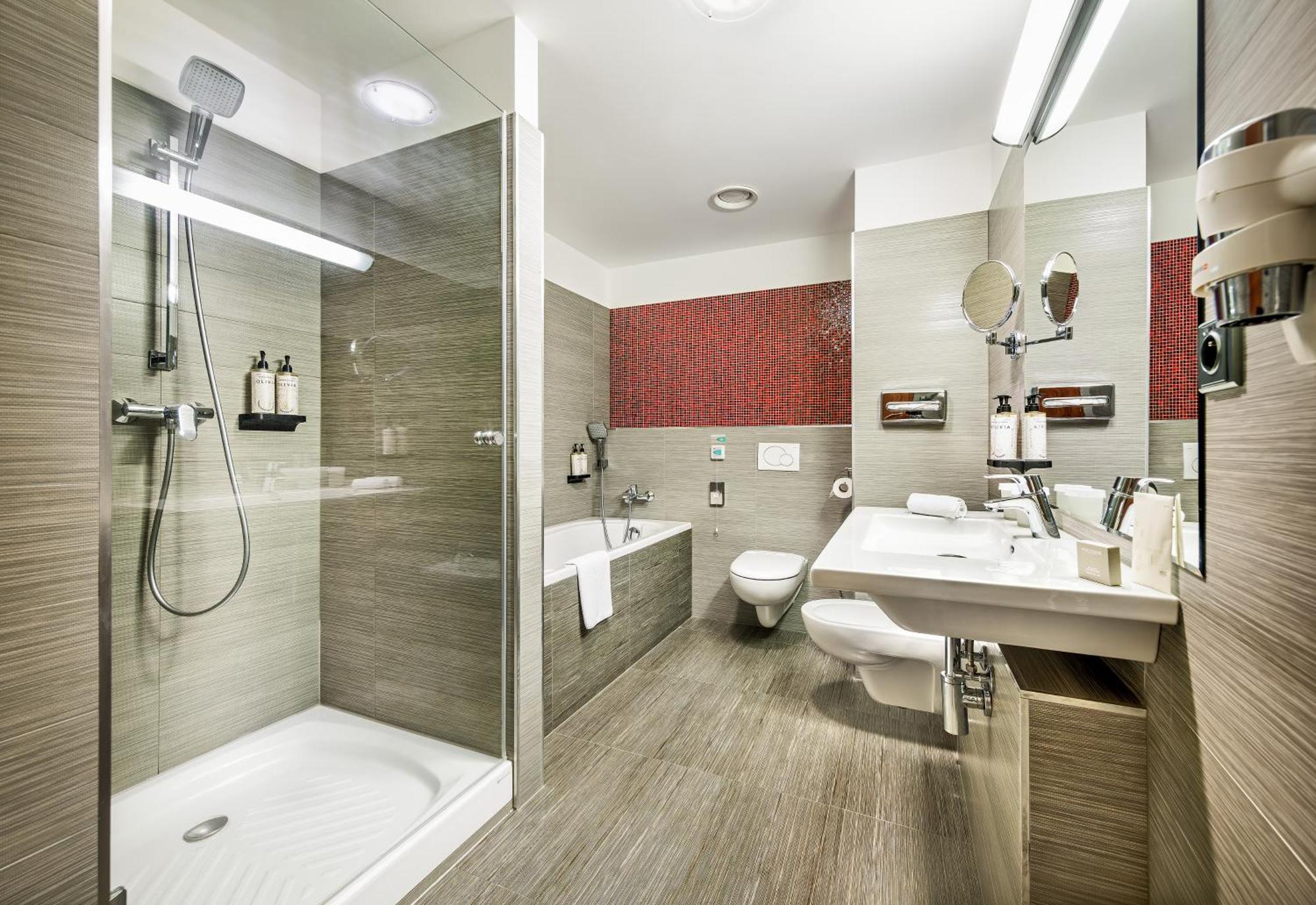 Wellness Hotel Diamant Hluboka nad Vltavou Luaran gambar