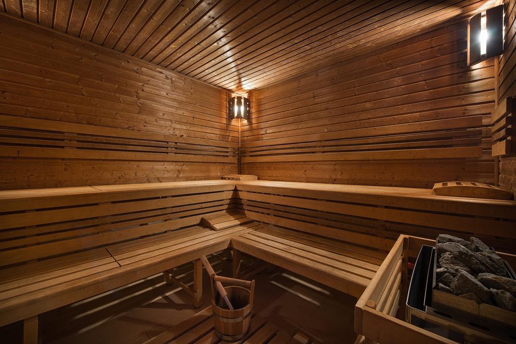 Wellness Hotel Diamant Hluboka nad Vltavou Luaran gambar