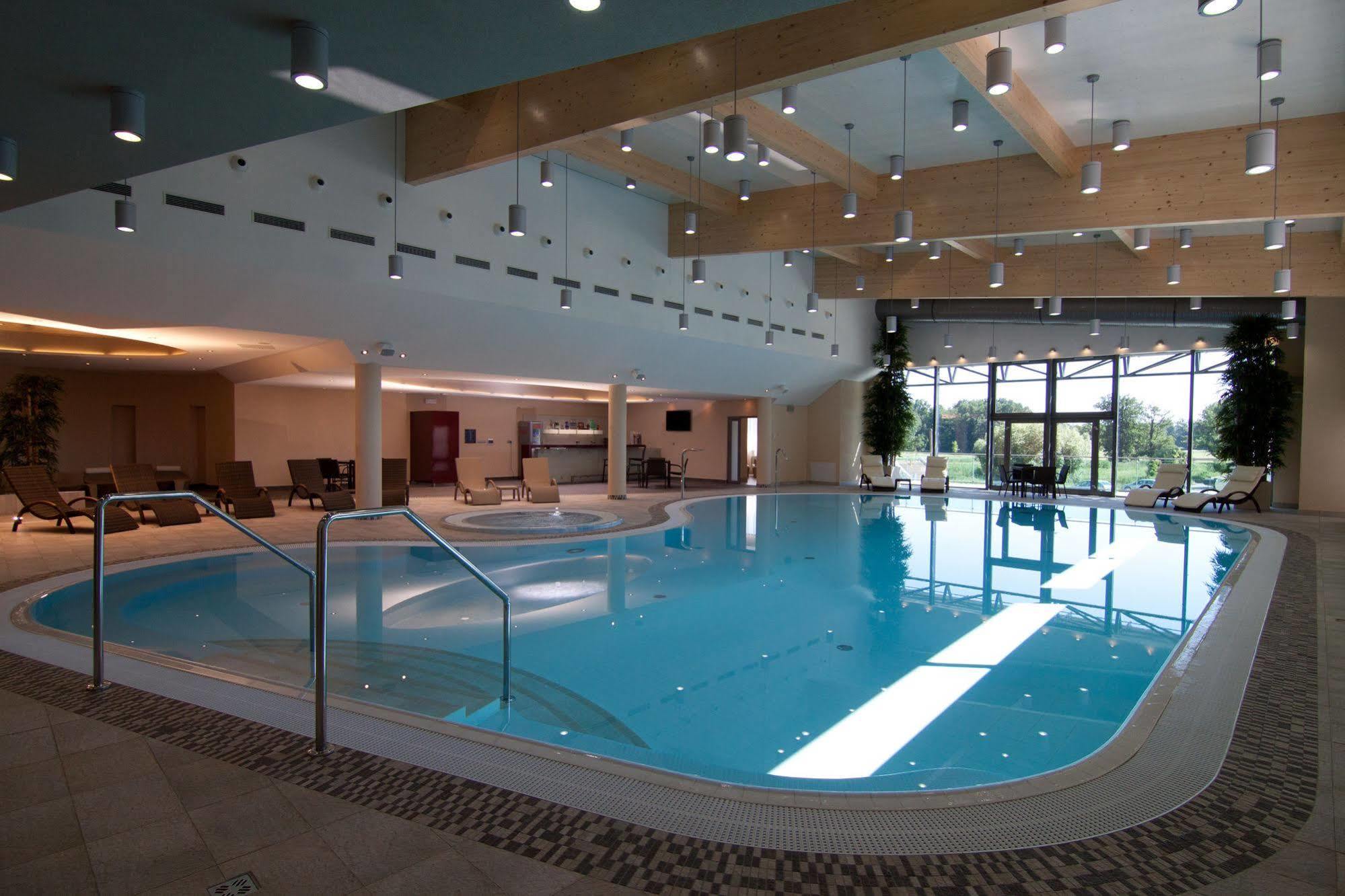 Wellness Hotel Diamant Hluboka nad Vltavou Luaran gambar