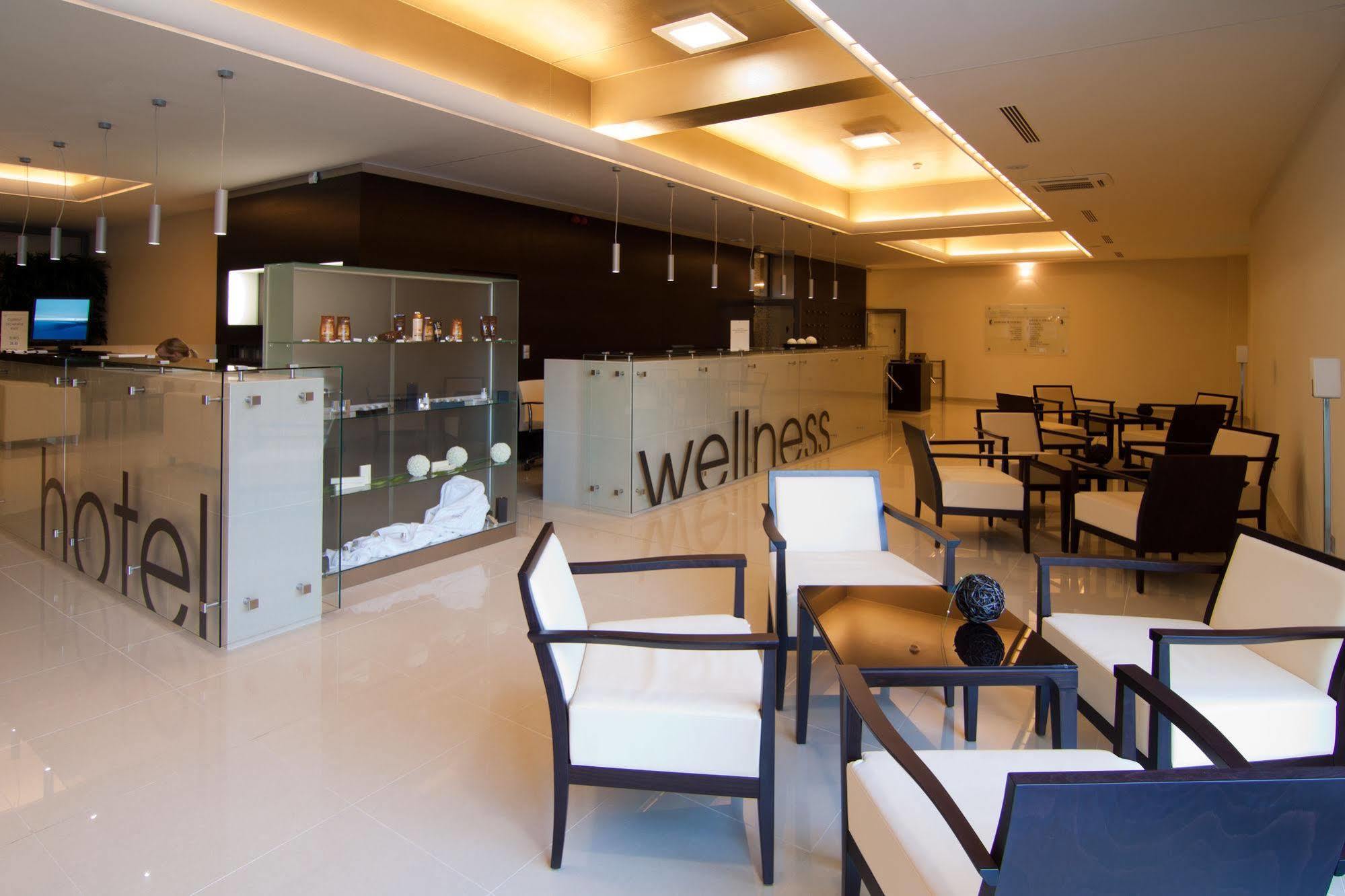 Wellness Hotel Diamant Hluboka nad Vltavou Luaran gambar