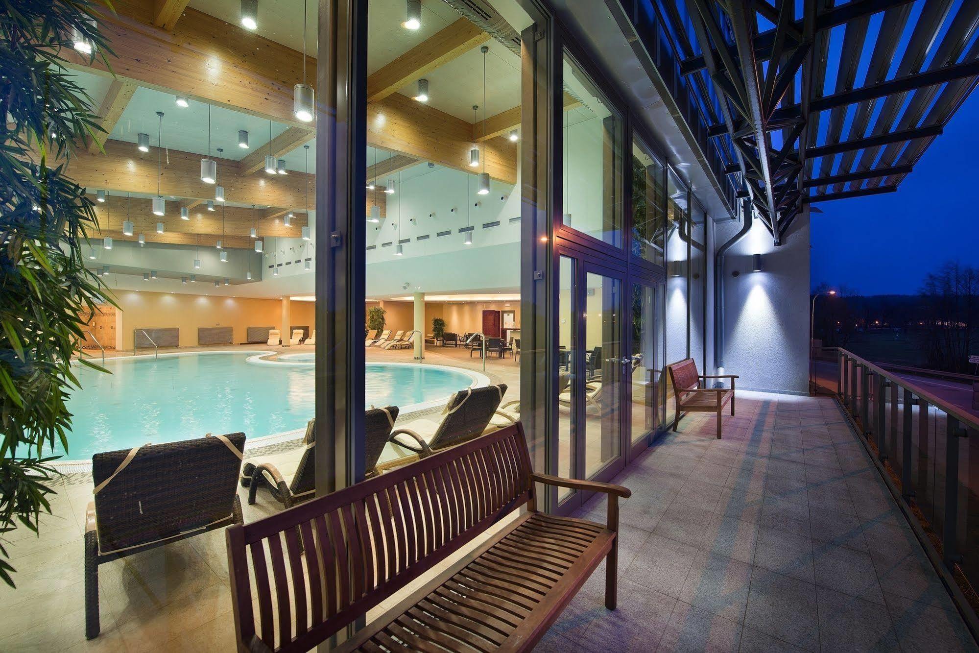Wellness Hotel Diamant Hluboka nad Vltavou Luaran gambar